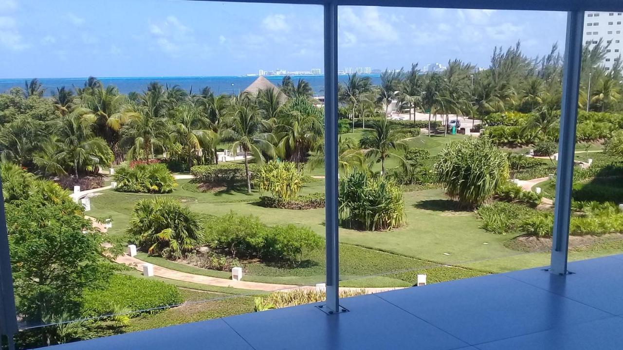 Апартаменты Swim The Caribbean & Work With A View Канкун Экстерьер фото